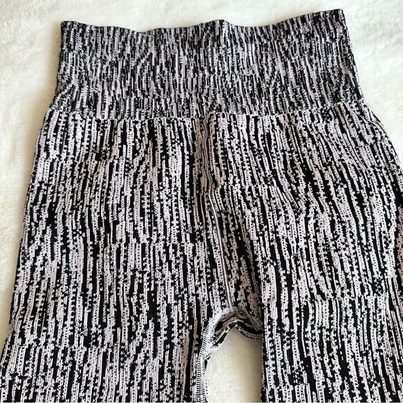 ATHLETA Flurry Elemental Tight Size Small - Picture 8 of 11